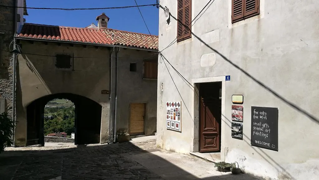 Apartment Field Buzet