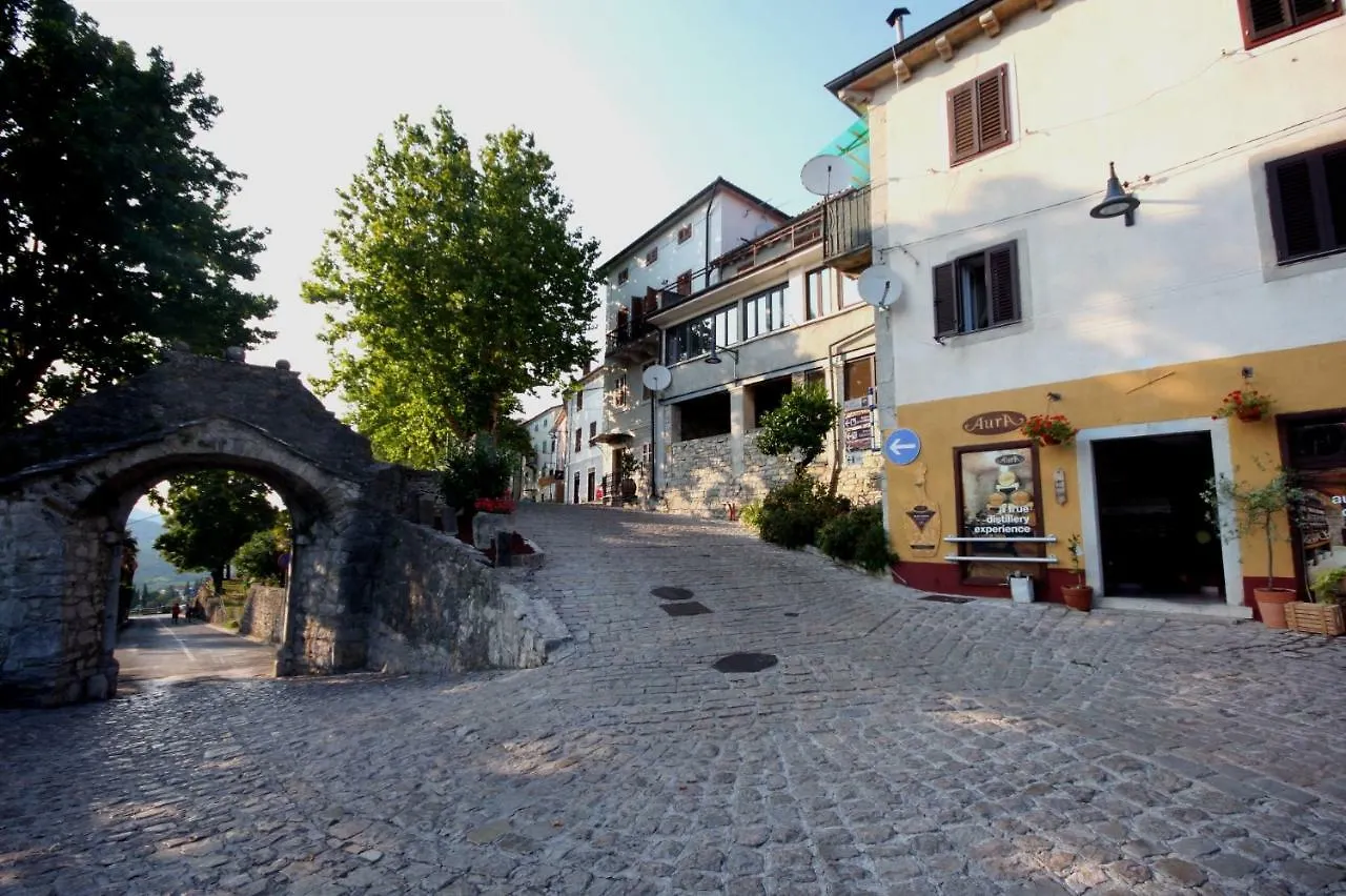 Apartment Field Buzet Croatia